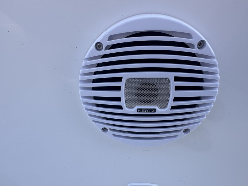 Prins 555 Open| Suzuki 100 pk  | 15 Vaaruren | 1e Eigenaar “ Console boot Prins 555