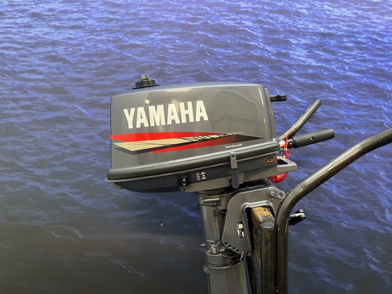 Yamaha 5 pk Yamaha Buitenboordmotor vijf pk kortstaart