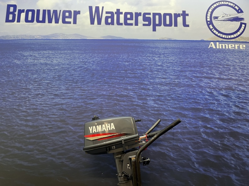 Yamaha 5 pk Yamaha Buitenboordmotor vijf pk kortstaart
