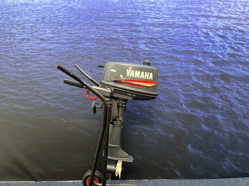Yamaha 5 pk Yamaha Buitenboordmotor vijf pk kortstaart
