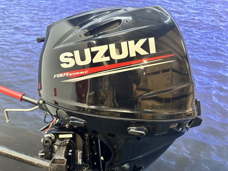 Suzuki 30 pk buitenboordmotor | Absolute Nieuwstaat! Langstaart | Afstandsbediening | Elektrische start