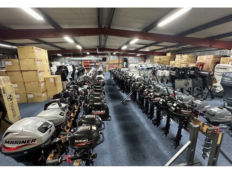 “ Suzuki 5 pk Buitenboordmotor | Langstaart “ DF5 L Langstaart zo goed als nieuw.