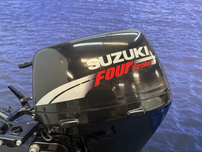 “ Suzuki 15 pk buitenboordmotor | Goede Staat | Kortstaart “ DF15AS Kortstaart knuppel bediening