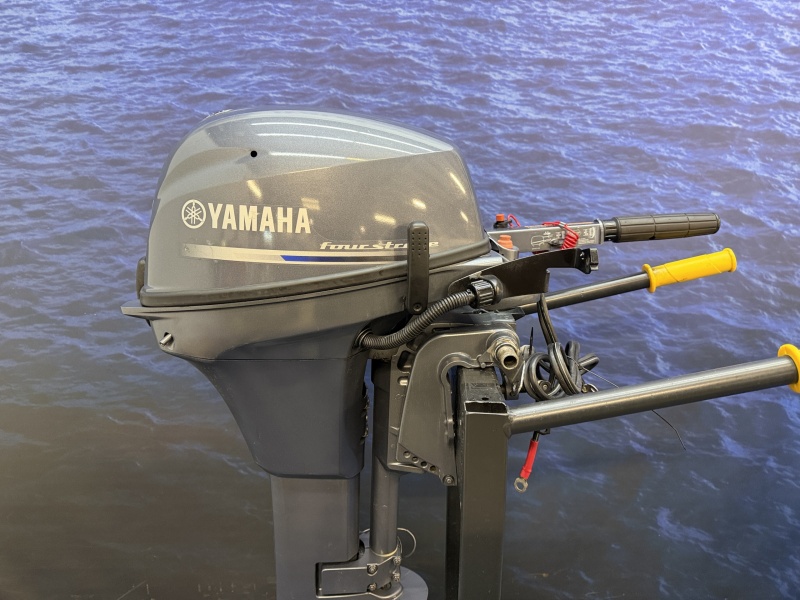 “Yamaha 9.9 pk | Buitenboordmotor | Knuppel | El start “ F9.9JEL | Langstaart | Elektrische start | Knuppel en Afstandsbediening