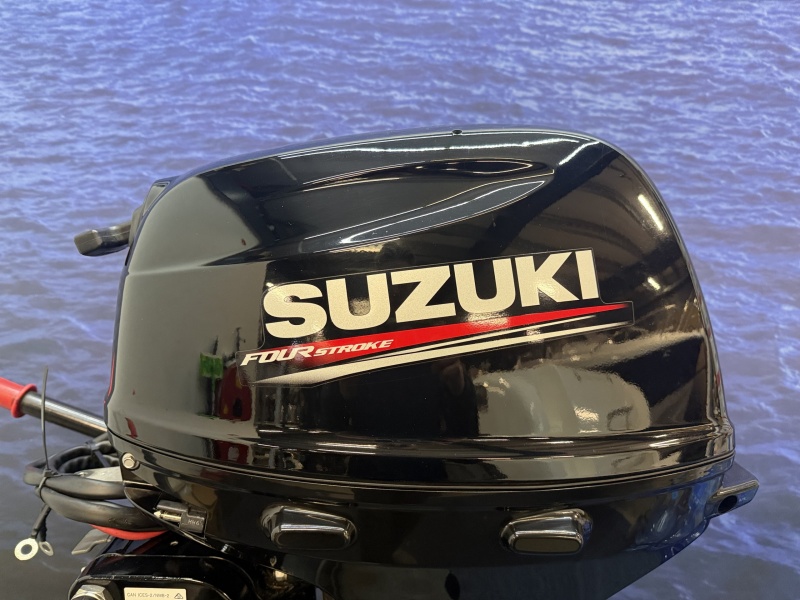 “ Suzuki 20 pk | Kortstaart | Nieuwstaat | Eerste eigenaar “ F20ARS Kortstaart Elektrische start Afstandsbediening