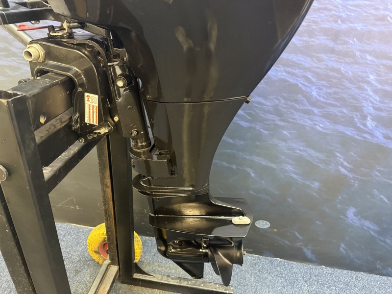 “ Suzuki 15 pk buitenboordmotor | Goede Staat | Kortstaart “ DF15AS Kortstaart knuppel bediening