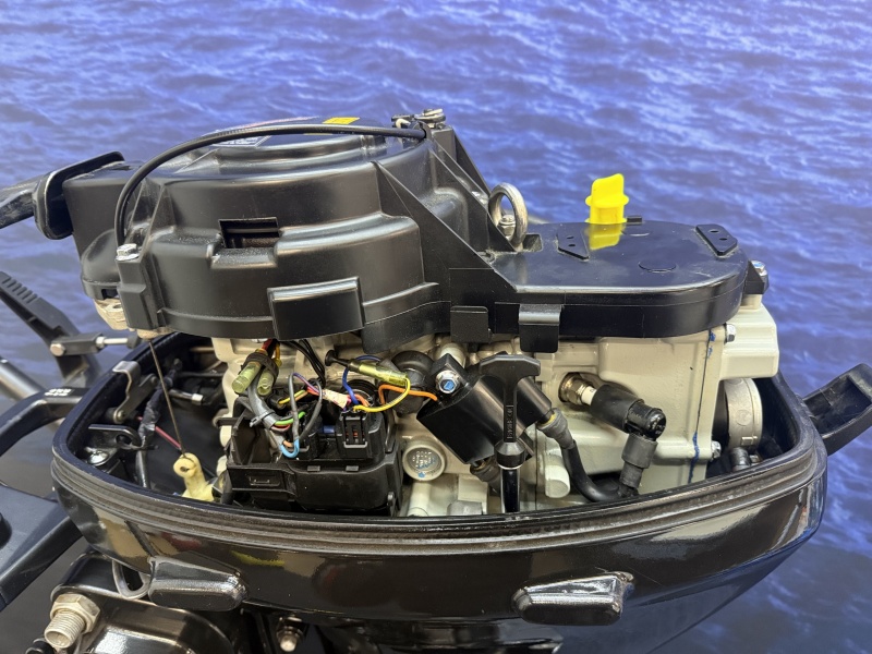 “ Suzuki 15 pk buitenboordmotor | Goede Staat | Kortstaart “ DF15AS Kortstaart knuppel bediening