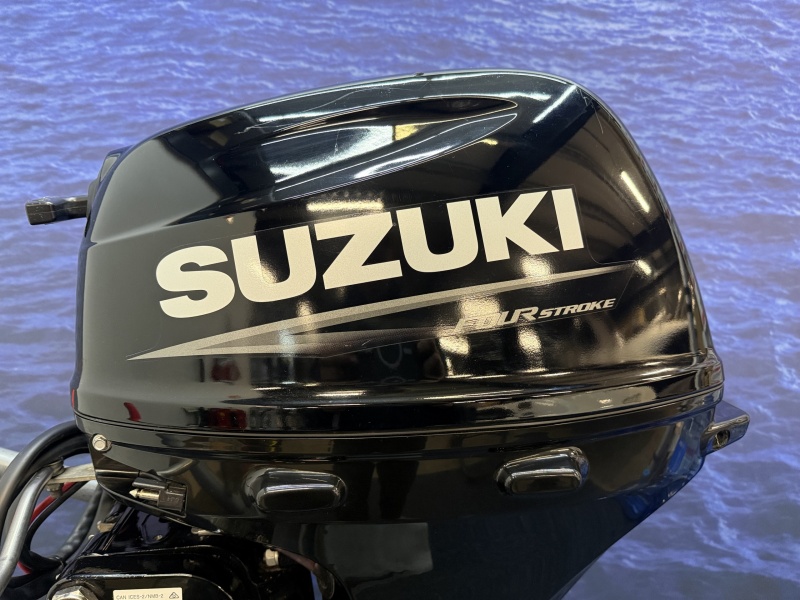 Suzuki 15 pk | Nieuwstaat | 1e eigenaar | Elektrische start DF15ARL Langstaart afstandsbediening el start!!!