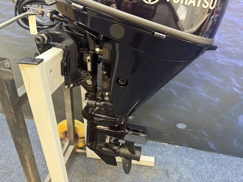 “ Tohatsu 30 pk | Nieuw staat | 1e eigenaar | 25 vaaruren “ Kortstaart Elektrische start Afstandsbediening