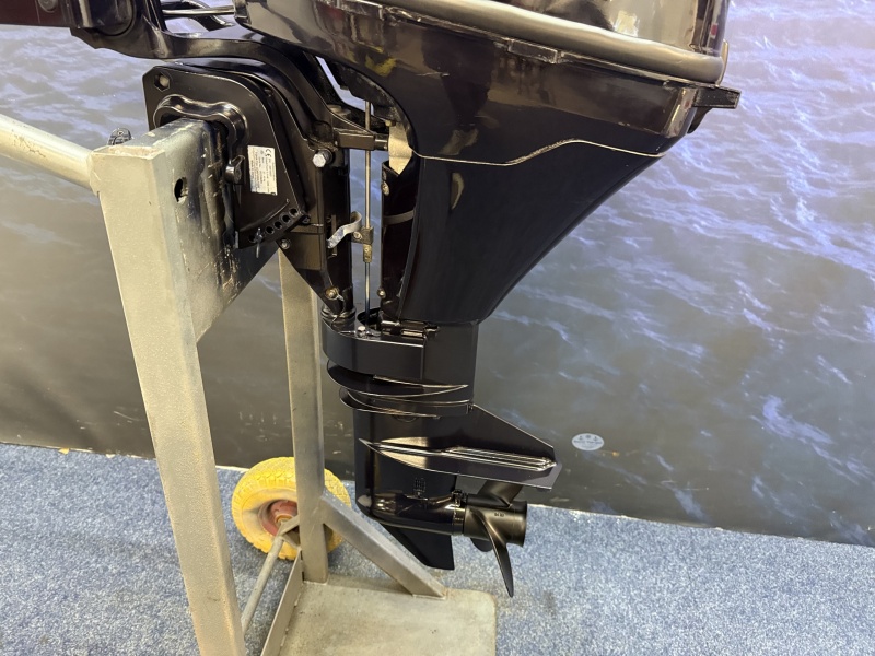 Tohatsu 6 / 8pk | Buitenboordmotor | Kortstaart | Nieuwstaat 2 cilinders kortstaart