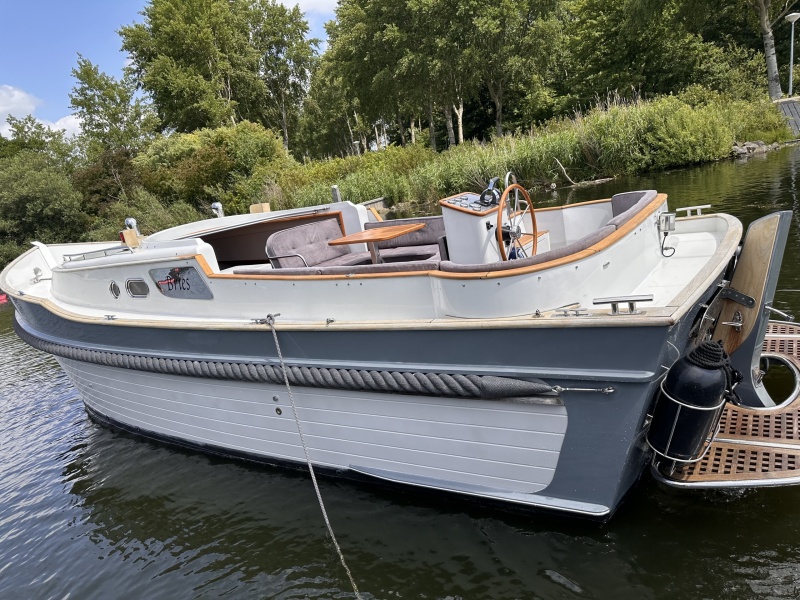 “ Menken Newport Bass 900 | Mercruiser 270 Pk| 140 UUR “ Newport Bass 900