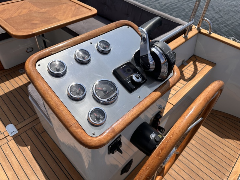 “ Menken Newport Bass 900 | Mercruiser 270 Pk| 140 UUR “ Newport Bass 900