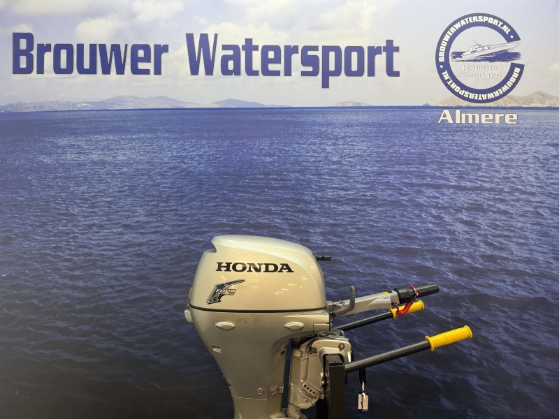 “Honda 20 pk | Kortstaart | Knuppel bediend “ BF20 SHU kortstaart gebruikte nette staat