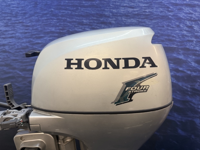 “Honda 20 pk | Kortstaart | Knuppel bediend “ BF20 SHU kortstaart gebruikte nette staat