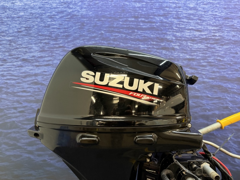 “ Suzuki 20 pk | Nieuwstaat | Eerste eigenaar “ DF9.9 Langstaart el start afstandsbediening