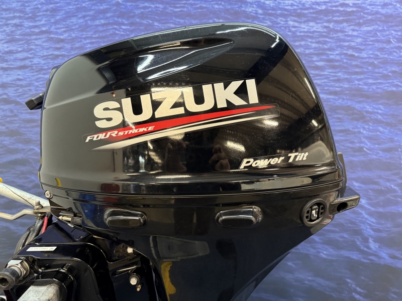 “ Suzuki 20 pk | Nieuwstaat | Eerste eigenaar “ DF9.9 Langstaart el start afstandsbediening