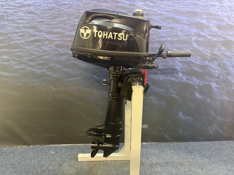 “ Tohatsu 4 pk | Kortstaart | Gebruikte nette staat “ Tohatsu 4 pk buitenboordmotor kortstaart