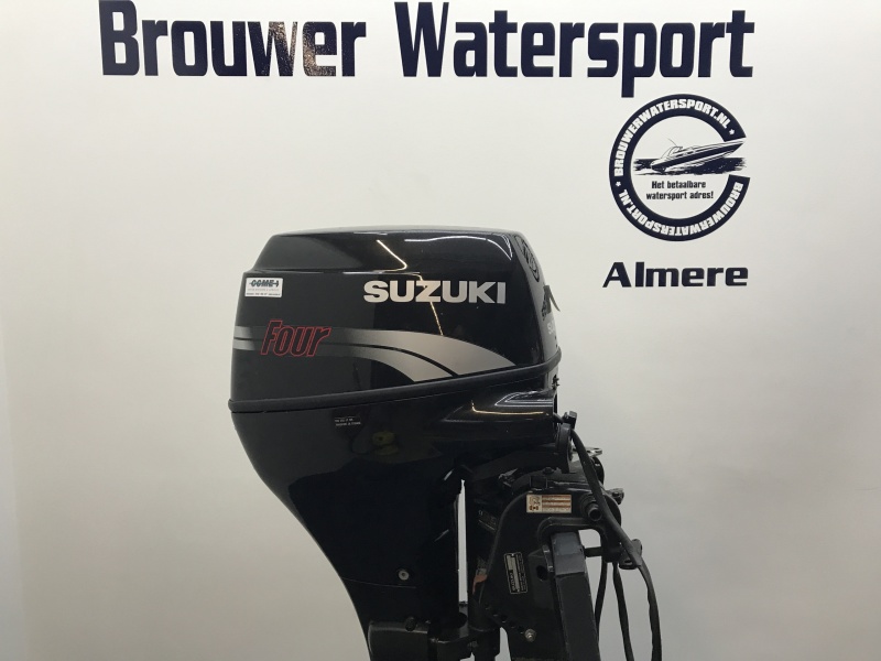 Suzuki buitenboordmotor 30 pk Lang el start afstand bediend