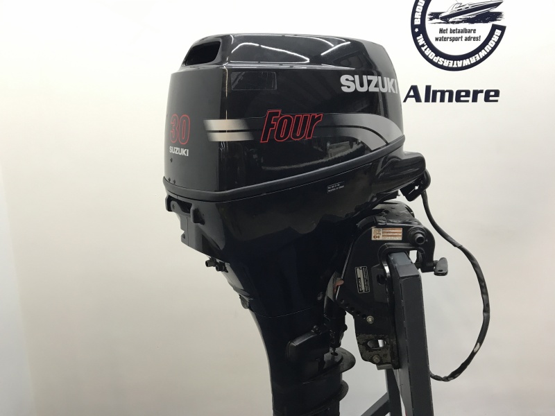 Suzuki buitenboordmotor 30 pk Lang el start afstand bediend