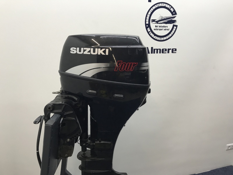 Suzuki buitenboordmotor 30 pk Lang el start afstand bediend