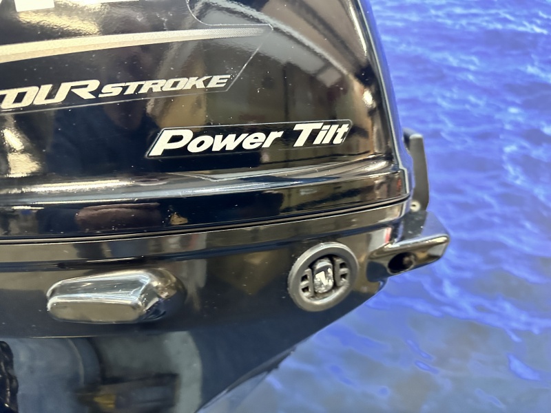 “ Suzuki 20 pk | Powertrim | 1e eigenaar “ DF20 Langstaart powertrim!!