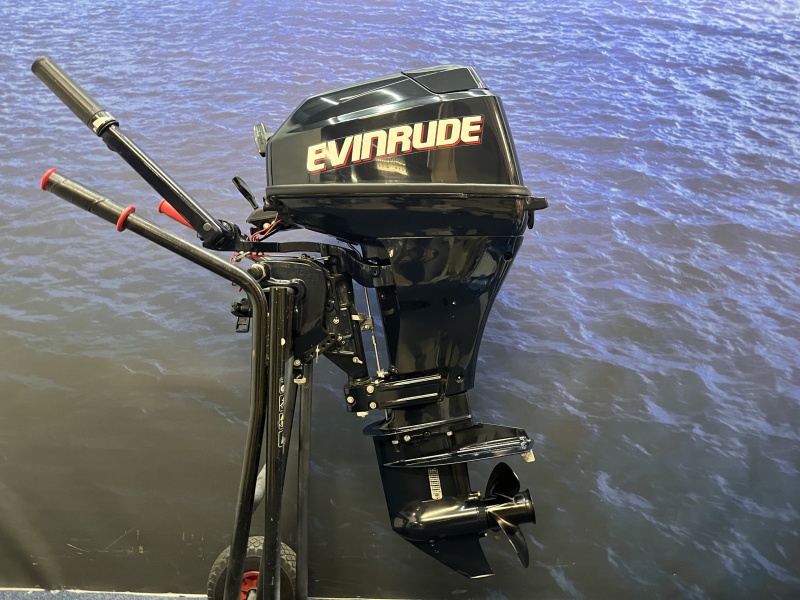 Evinrude 15pk buitenboordmotor nieuwstaat Kortstaart knuppel bediend