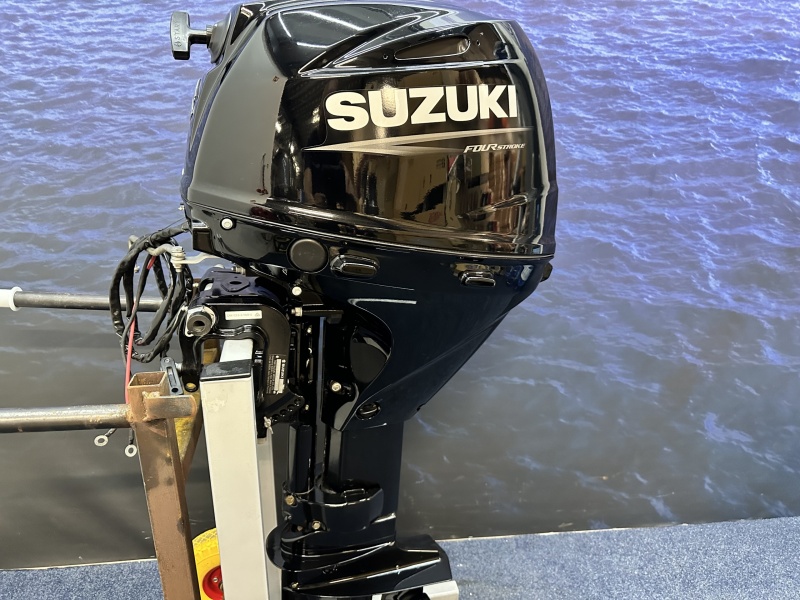 “ Suzuki 30 pk | Compleet in nieuwstaat | PowerTrim Langstaart elektrische start afstandsbediening powertrim