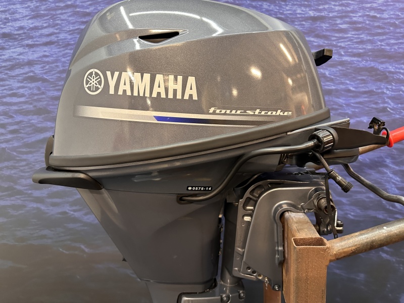 “ Yamaha 20 pk buitenboordmotor | Nieuwstaat “ Gebruikte maar nog als nieuwe  kortstaart