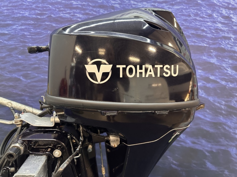 Tohatsu 9.8 pk Uniek met Trim in NIEUW STAAT Langstaart afstandsbediening 4 takt 2 cilinder