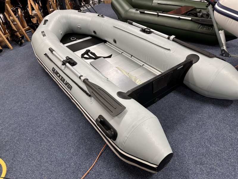 Quicksilver 320 sport zo goed als nieuwe rubberboot 320 sport