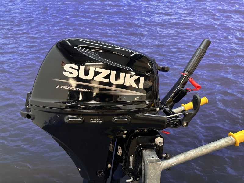 “Suzuki 15 pk | Nieuwstaat| Langstaart | 26 uren slechts “ Langstaart zo goed als nieuw