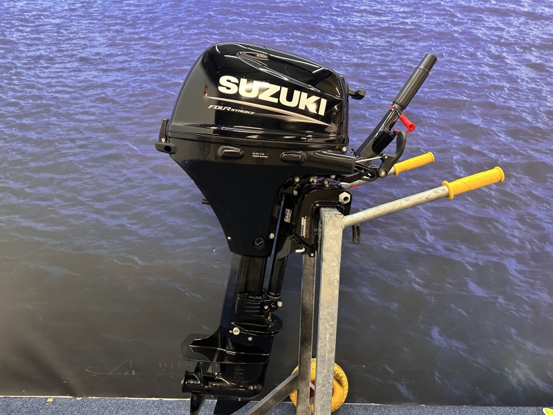 “Suzuki 15 pk | Nieuwstaat| Langstaart | 26 uren slechts “ Langstaart zo goed als nieuw