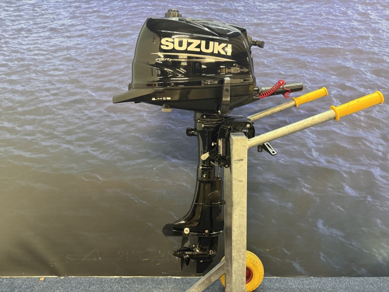 “Suzuki 6 pk buitenboordmotor | Nieuwstaat Kortstaart zo goed als nieuwe gebruikte motor