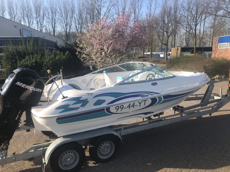 Style 190 Bowrider