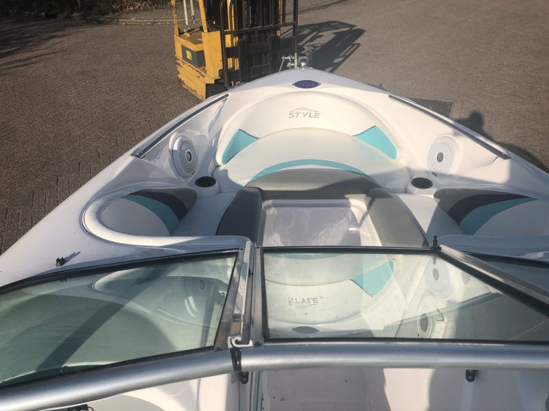 Style 190 Bowrider