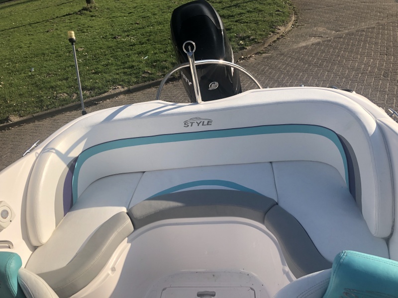 Style 190 Bowrider