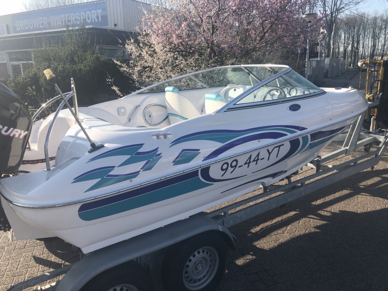 Style 190 Bowrider
