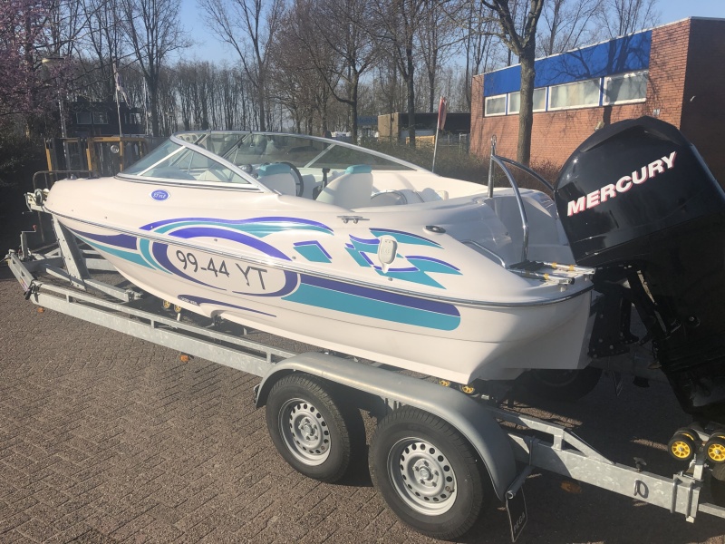 Style 190 Bowrider