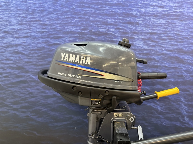 “Yamaha 4 pk buitenboordmotor Kortstaart | Zeer goede staat