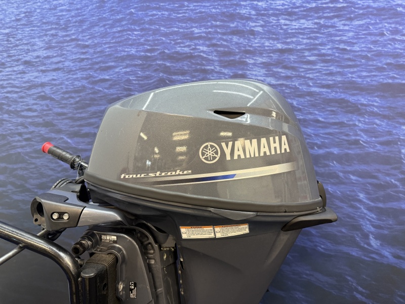 Yamaha 15 pk buitenboordmotor “Langstaart | Nieuwstaat!!! | Elektrische start | Afstandsbediend”
