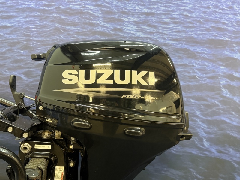 Suzuki 20 pk buitenboordmotor “Kortstaart | Knuppelbediend | Top staat”