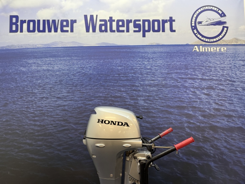 Honda 8 pk | Absolute nieuwstaat | 2024 | 10 pk carburateur Honda 8 pk buitenboordmotor | Langstaart | Elektrische start | Afstandsbediend