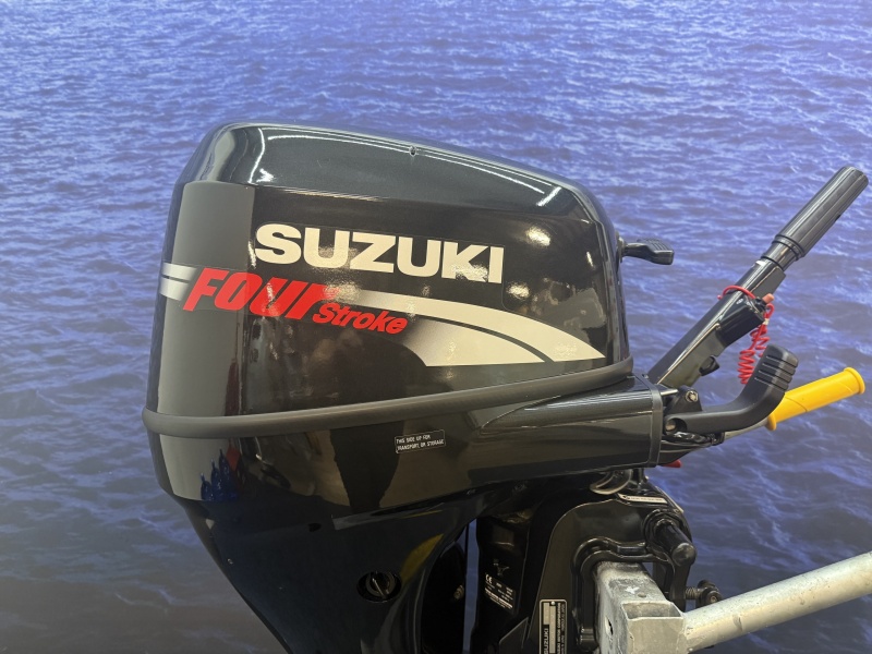 “ Suzuki 25 pk | Compleet in nieuwstaat! | Kortstaart “ Kortstaart | Knuppel besturing
