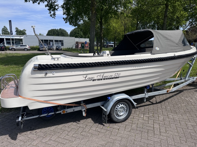 Lago Amore 570 Prachtige sloep 15 pk Suzuki