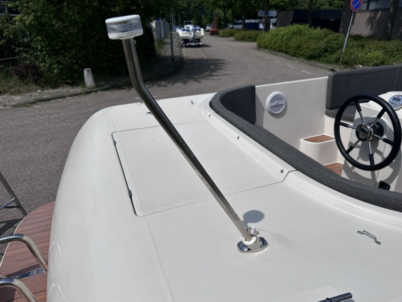 Lago Amore 570 Prachtige sloep 15 pk Suzuki
