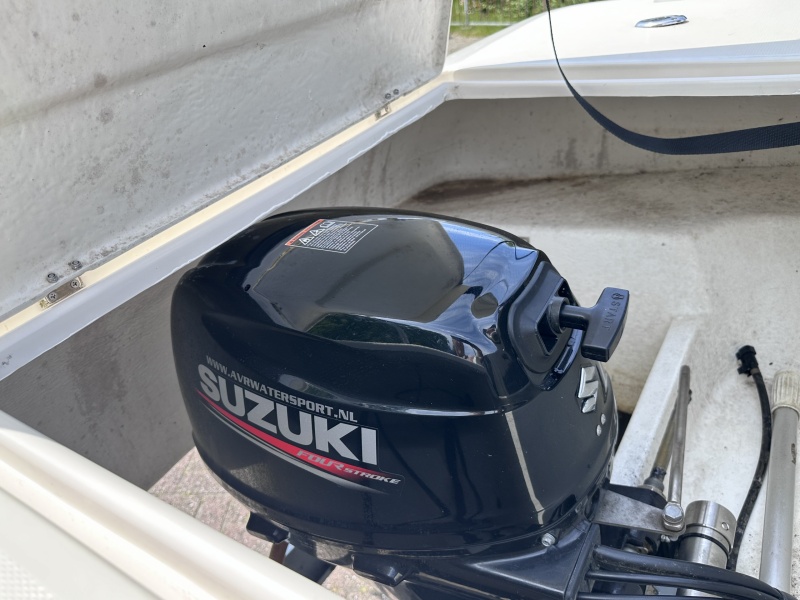 Lago Amore 570 Prachtige sloep 15 pk Suzuki