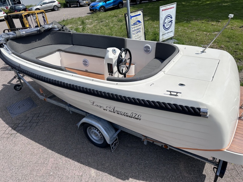 Lago Amore 570 Prachtige sloep 15 pk Suzuki