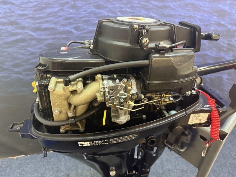Tohatsu 9.8 buitenboordmotor | Top staat | Langstaart | Knuppel bediend | 4 takt | 2 cilinder