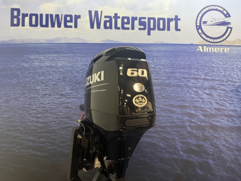 “ Suzuki 60 pk buitenboordmotor| Absolute nieuwstaat! “ Kortstaart | Elektrische start | Powertrim