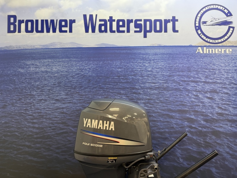 “ Yamaha 60 pk buitenboordmotor | Nieuwstaat | 360 uur “ Langstaart | Elektrische start | Powertrim
